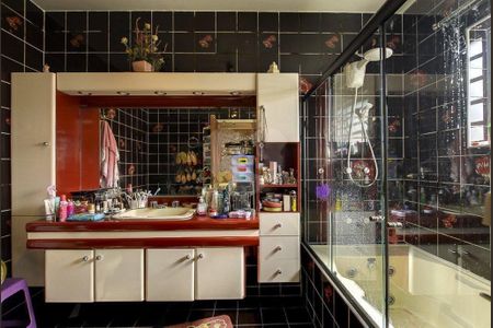 Casa à venda com 747m², 4 quartos e 6 vagas