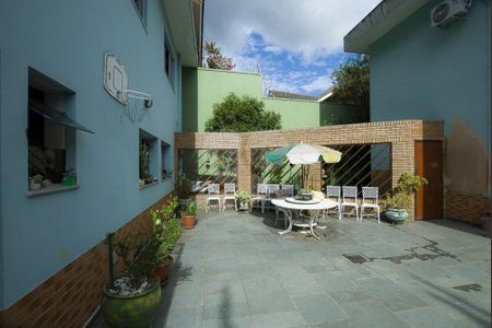 Casa à venda com 747m², 4 quartos e 6 vagas