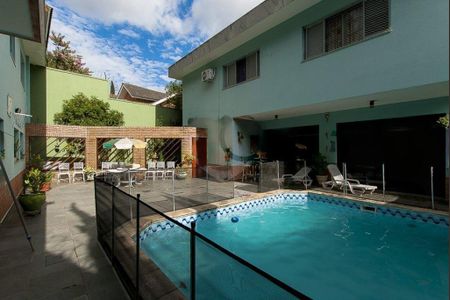 Casa à venda com 747m², 4 quartos e 6 vagas