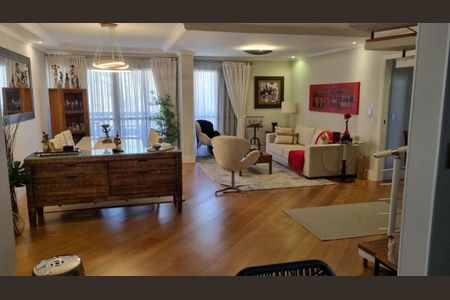 Apartamento à venda com 216m², 4 quartos e 4 vagas