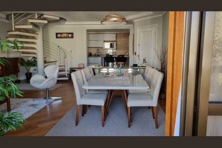 Apartamento à venda com 216m², 4 quartos e 4 vagas