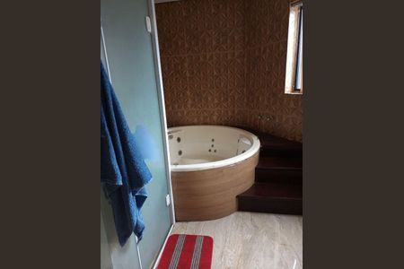 Casa à venda com 342m², 3 quartos e 4 vagas