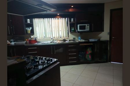 Casa à venda com 342m², 3 quartos e 4 vagas