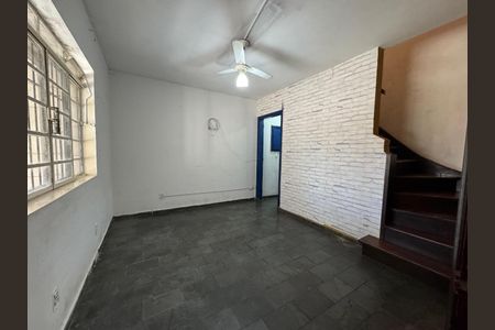 Casa à venda com 108m², 2 quartos e 2 vagas