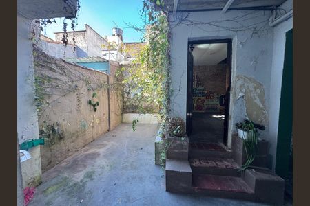 Casa à venda com 108m², 2 quartos e 2 vagas