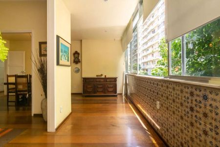 Apartamento à venda com 157m², 3 quartos e 1 vaga