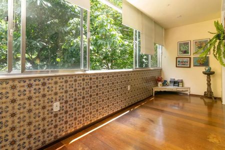 Apartamento à venda com 157m², 3 quartos e 1 vaga