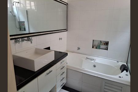 Apartamento à venda com 136m², 3 quartos e 1 vaga
