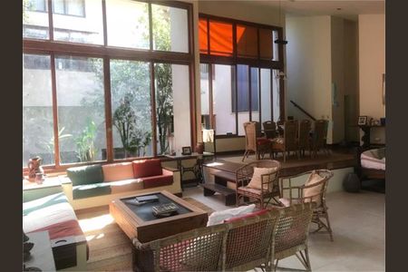 Casa à venda com 489m², 6 quartos e 4 vagas