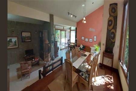 Casa à venda com 489m², 6 quartos e 4 vagas