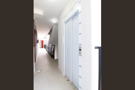 Apartamento à venda com 43m², 2 quartos e sem vagaÁrea comum
