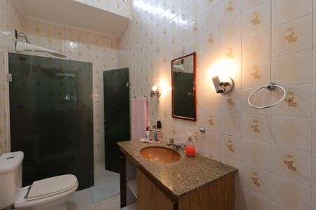 Casa para alugar com 276m², 4 quartos e 6 vagasBanheiro da Suíte 2