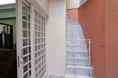 Casa para alugar com 276m², 4 quartos e 6 vagasCorredor externo