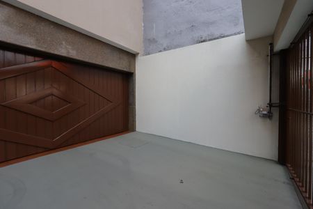 Casa para alugar com 276m², 4 quartos e 6 vagasGaragem aberta