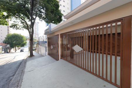 Casa para alugar com 276m², 4 quartos e 6 vagasFachada