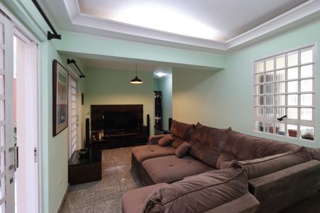 Casa para alugar com 276m², 4 quartos e 6 vagasSala