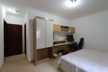 Casa para alugar com 276m², 4 quartos e 6 vagasSuíte 2