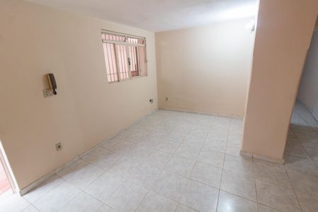 Casa à venda com 346m², 6 quartos e 4 vagas Casa à venda com 346m², 6 quartos e 4 vagasCasa Fundos - Sala