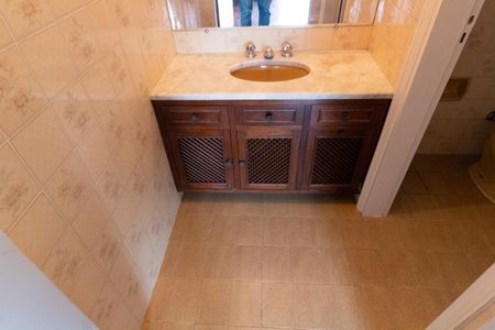 Casa à venda com 346m², 6 quartos e 4 vagas Casa à venda com 346m², 6 quartos e 4 vagasBanheiro da Suíte