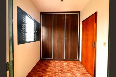Casa à venda com 180m², 3 quartos e 2 vagas Casa à venda com 180m², 3 quartos e 2 vagasQuarto 3