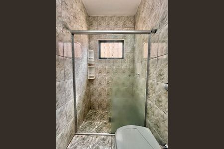Casa à venda com 180m², 3 quartos e 2 vagas Casa à venda com 180m², 3 quartos e 2 vagasBanheiro