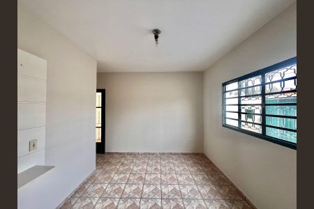 Casa à venda com 180m², 3 quartos e 2 vagas Casa à venda com 180m², 3 quartos e 2 vagasSala 2