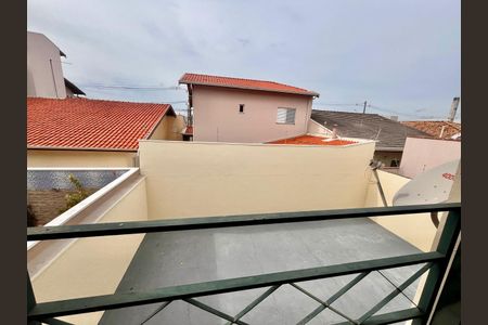 Casa à venda com 180m², 3 quartos e 2 vagas Casa à venda com 180m², 3 quartos e 2 vagasVista da Sacada do Quarto 3