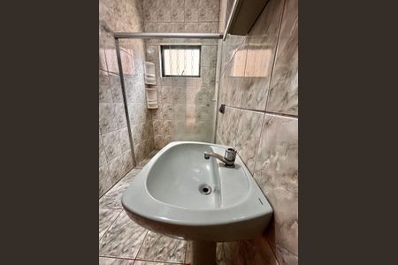 Casa à venda com 180m², 3 quartos e 2 vagas Casa à venda com 180m², 3 quartos e 2 vagasBanheiro