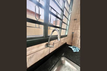Casa à venda com 180m², 3 quartos e 2 vagas Casa à venda com 180m², 3 quartos e 2 vagasCozinha
