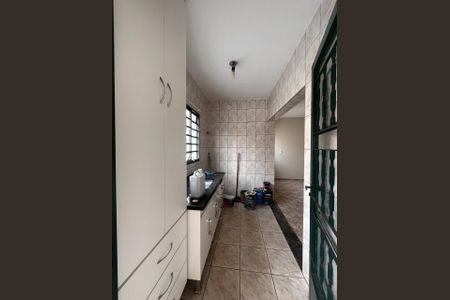 Casa à venda com 180m², 3 quartos e 2 vagas Casa à venda com 180m², 3 quartos e 2 vagasCozinha