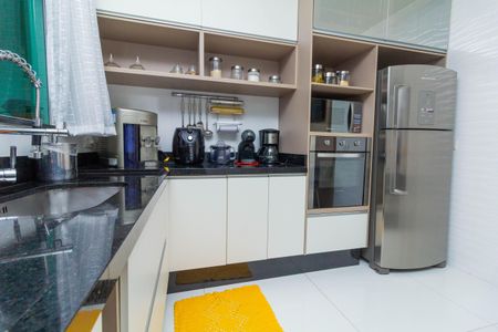 Casa à venda com 320m², 3 quartos e 4 vagas Casa à venda com 320m², 3 quartos e 4 vagasCozinha
