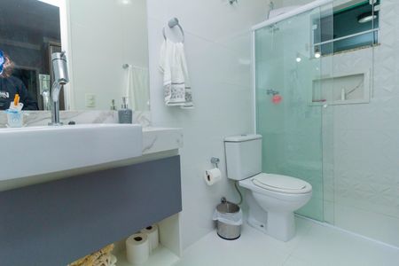 Casa à venda com 320m², 3 quartos e 4 vagas Casa à venda com 320m², 3 quartos e 4 vagasBanheiro da Suíte 3