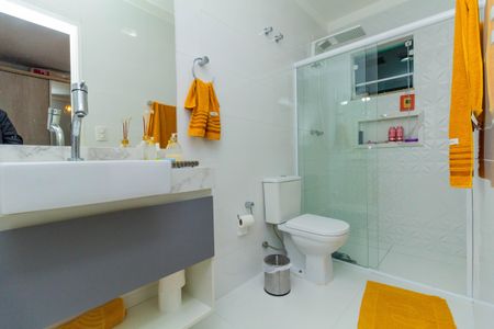 Casa à venda com 320m², 3 quartos e 4 vagas Casa à venda com 320m², 3 quartos e 4 vagasBanheiro da Suíte 1