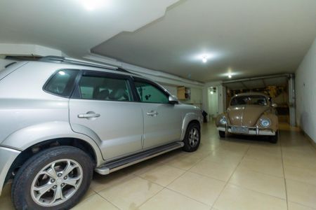 Casa à venda com 320m², 3 quartos e 4 vagas Casa à venda com 320m², 3 quartos e 4 vagasGaragem