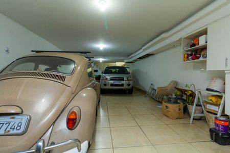 Casa à venda com 320m², 3 quartos e 4 vagas Casa à venda com 320m², 3 quartos e 4 vagasGaragem
