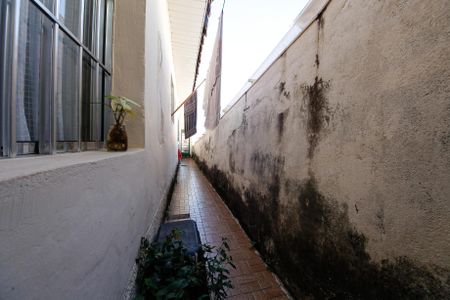 Casa à venda com 106m², 2 quartos e 2 vagas Casa à venda com 106m², 2 quartos e 2 vagasCorredor