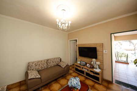 Casa à venda com 106m², 2 quartos e 2 vagas Casa à venda com 106m², 2 quartos e 2 vagasSala