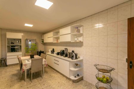 Casa à venda com 200m², 3 quartos e 3 vagasCozinha