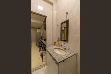 Casa à venda com 200m², 3 quartos e 3 vagasBanheiro de Serviço