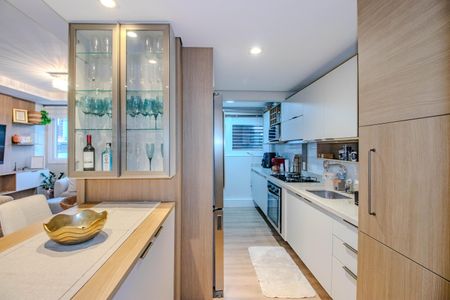 Apartamento à venda com 100m², 2 quartos e 2 vagas Apartamento à venda com 100m², 2 quartos e 2 vagasCozinha e Área de Serviço
