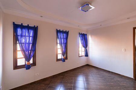 Casa à venda com 276m², 3 quartos e 2 vagas Casa à venda com 276m², 3 quartos e 2 vagasSuíte