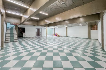 Casa à venda com 597m², 5 quartos e 8 vagas Casa à venda com 597m², 5 quartos e 8 vagasEspaço Salão de festas