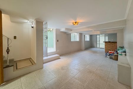 Casa à venda com 597m², 5 quartos e 8 vagas Casa à venda com 597m², 5 quartos e 8 vagasÁrea de Lazer