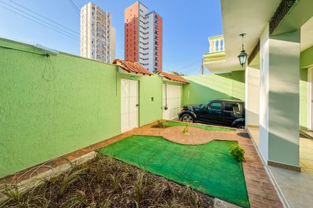 Casa à venda com 597m², 5 quartos e 8 vagas Casa à venda com 597m², 5 quartos e 8 vagasTerraço