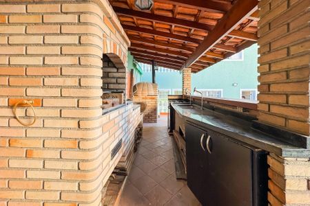 Casa à venda com 597m², 5 quartos e 8 vagas Casa à venda com 597m², 5 quartos e 8 vagasChurrasqueira - Área de Lazer