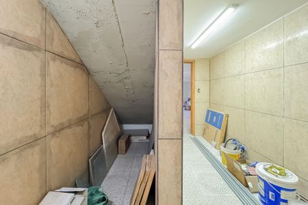 Casa à venda com 597m², 5 quartos e 8 vagas Casa à venda com 597m², 5 quartos e 8 vagasAdega / Depósito - Subsolo