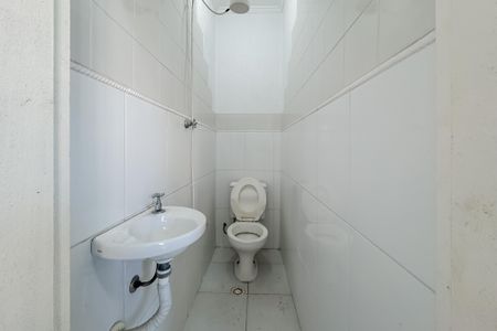Casa à venda com 597m², 5 quartos e 8 vagas Casa à venda com 597m², 5 quartos e 8 vagasBanheiro de serviço
