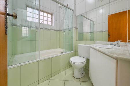 Casa à venda com 597m², 5 quartos e 8 vagas Casa à venda com 597m², 5 quartos e 8 vagasBanheiro da Suíte 3