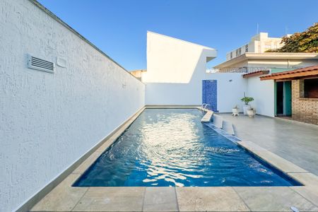 Casa à venda com 597m², 5 quartos e 8 vagas Casa à venda com 597m², 5 quartos e 8 vagasPiscina - Área de Lazer