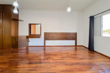 Casa à venda com 597m², 5 quartos e 8 vagas Casa à venda com 597m², 5 quartos e 8 vagasSuíte Master